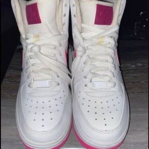 WOMEN'S AIR FORCE 1 HIGH
 White/Laser Fuchsia